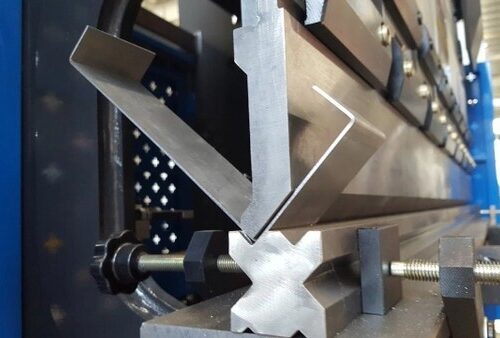 Gia công chấn gấp CNC